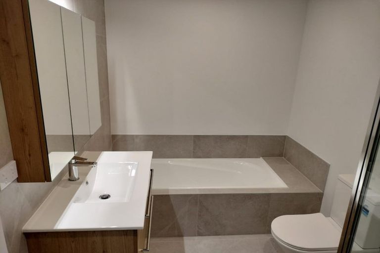 Photo of property in 111 Mangahoe Road, Mount Wellington, Auckland, 1062