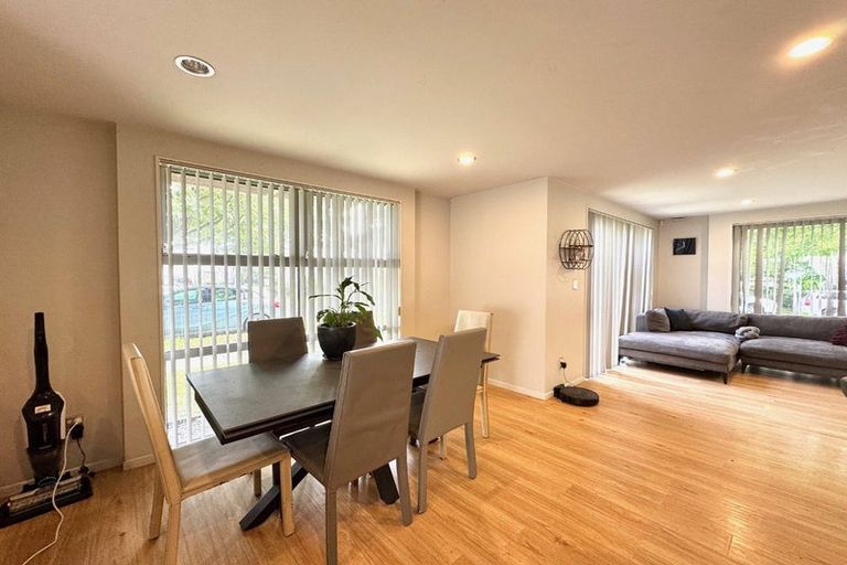 Photo of property in 1 Kauri Drive, Takanini, 2112