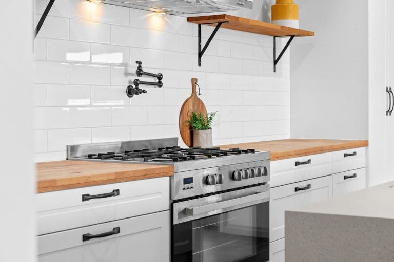 Photo of property in 1/1059 Bank Street, Te Awamutu, 3800