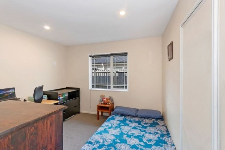 Photo of property in 16a Date Crescent, Aidanfield, Christchurch, 8025