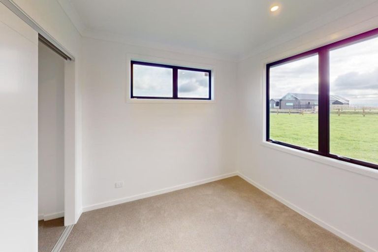 Photo of property in 132 Kingsdale Park Drive, Aokautere, Palmerston North, 4471