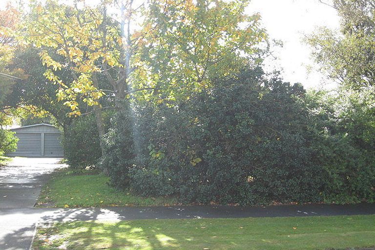 Photo of property in 92 Maidstone Road, Ilam, Christchurch, 8041