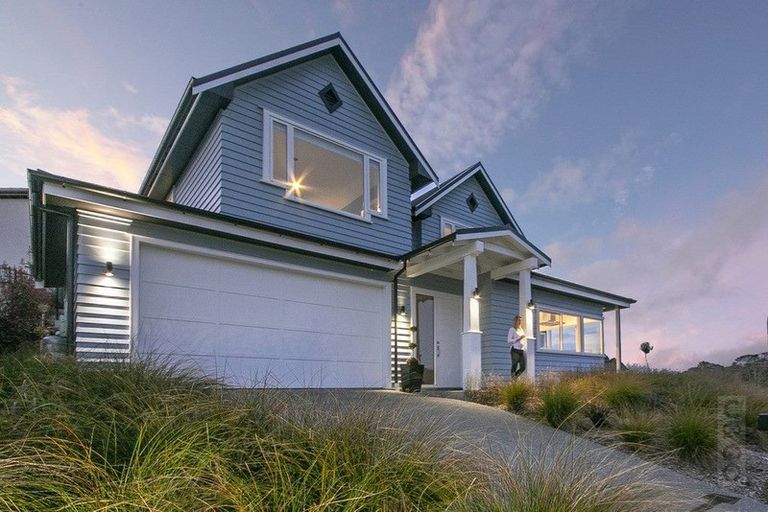 Photo of property in 12 Tauwaka Crescent, Riverhead, 0820