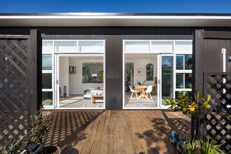 Photo of property in 69 Nash Parade, Foxton Beach, Foxton, 4815