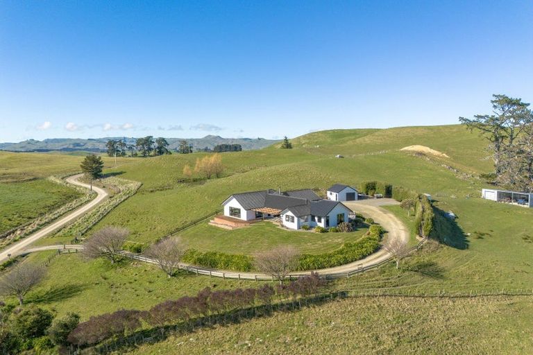 Photo of property in 14 Centre Road, Matamau, Dannevirke, 4977