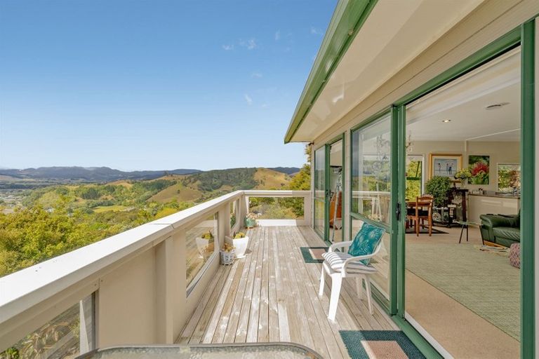 Photo of property in 10 Christa Court, Whitianga, 3510