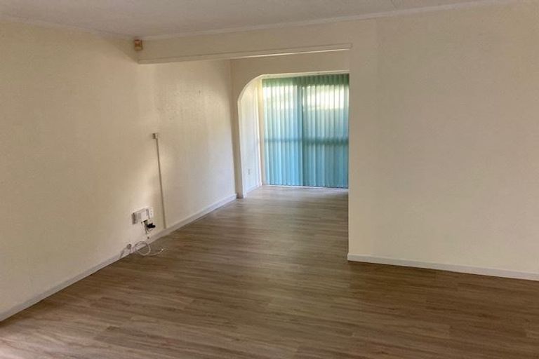 Photo of property in 2/43 Priestley Drive, Bucklands Beach, Auckland, 2014