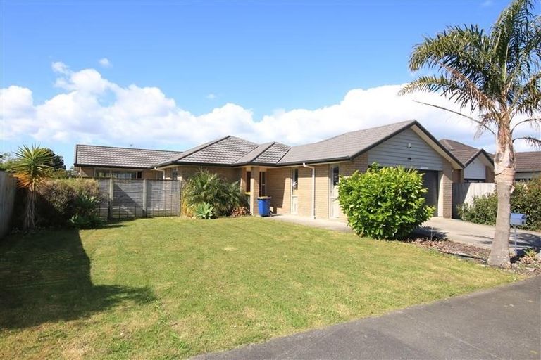 Photo of property in 46 Huntington Park Drive, Greenhithe, Auckland, 0632