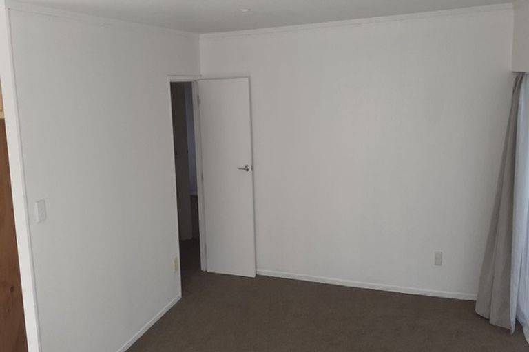 Photo of property in 1/163 View Road, Sunnyvale, Auckland, 0612
