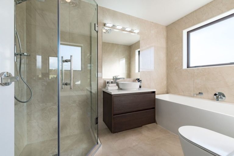 Photo of property in 17 Mcquoids Road, Flat Bush, Auckland, 2019