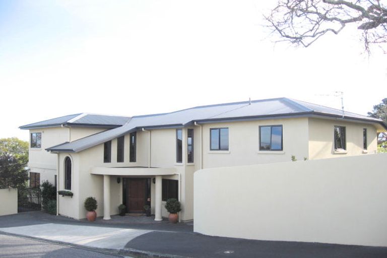 Photo of property in 17 Cobden Road, Bluff Hill, Napier, 4110