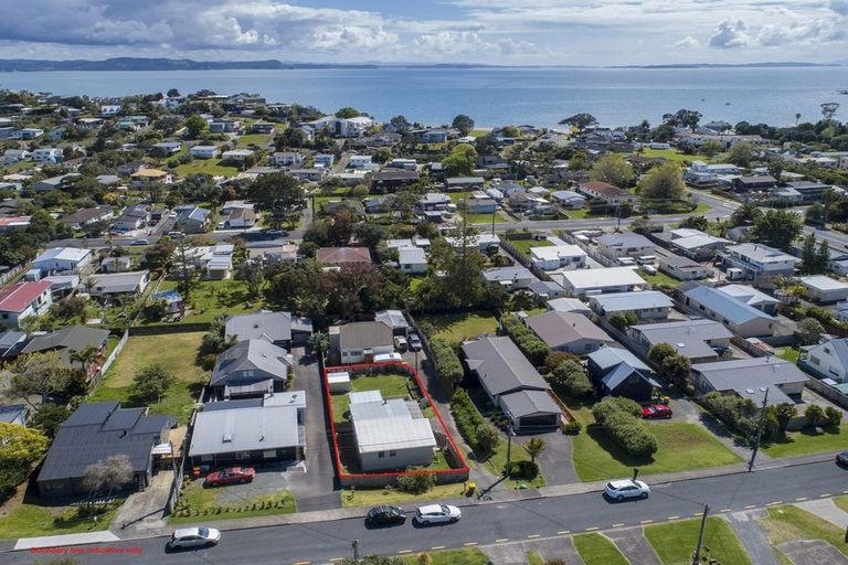 Photo of property in 30 Holiday Road, Stanmore Bay, Whangaparaoa, 0932