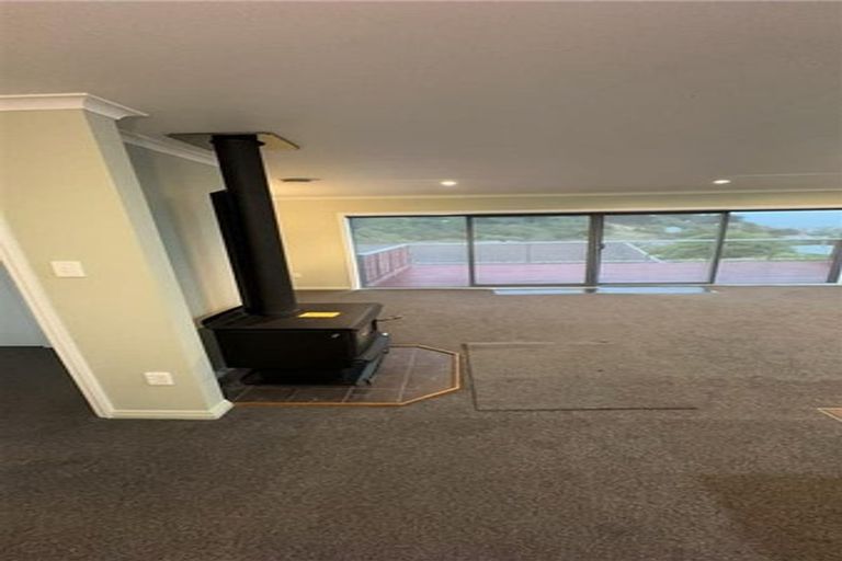 Photo of property in 9 Angle Street, Picton, 7220