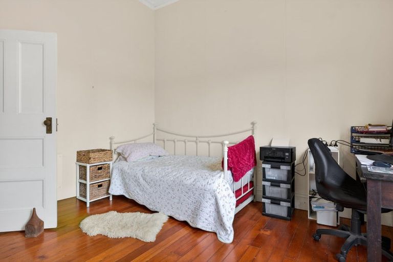 Photo of property in 32 Franklin Road, Paparoa, 0571