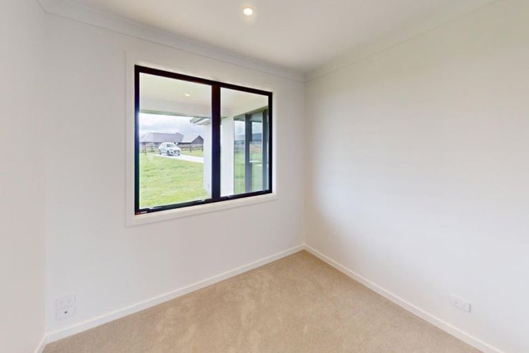 Photo of property in 132 Kingsdale Park Drive, Aokautere, Palmerston North, 4471