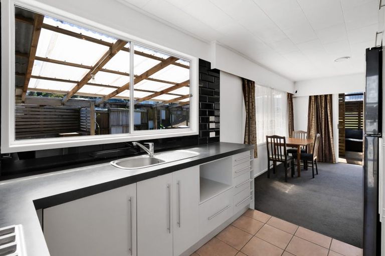 Photo of property in 28a Simons Street, Moturoa, New Plymouth, 4310