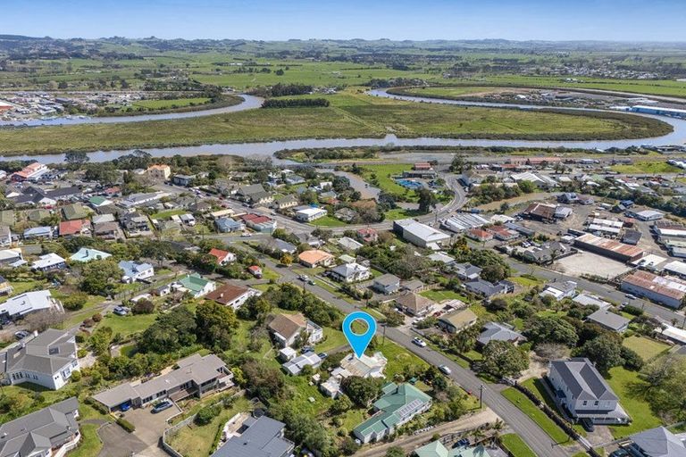 Photo of property in 15 Nelson Street, Helensville, 0800