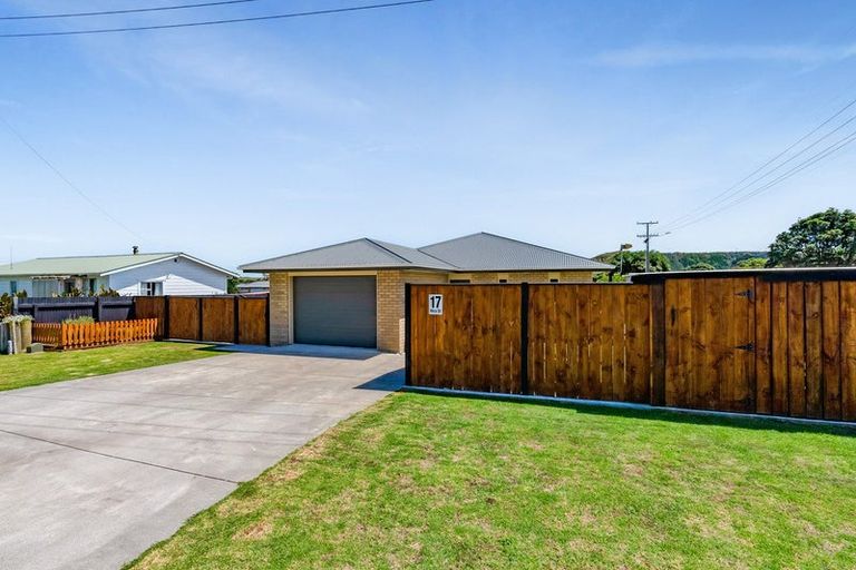 Photo of property in 17 Hira Street, Ohawe, Hawera, 4671