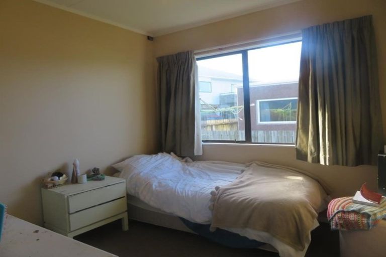 Photo of property in 17 Dargle Way, Island Bay, Wellington, 6023