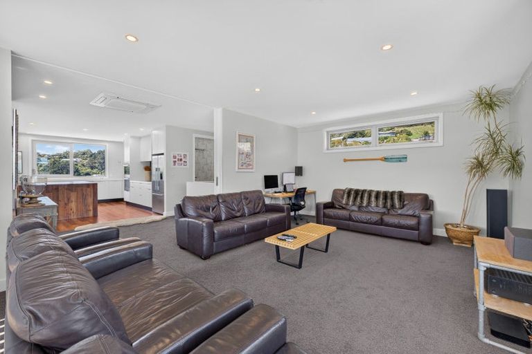 Photo of property in 11 Kaioruru Lane, Charteris Bay, Lyttelton, 8971