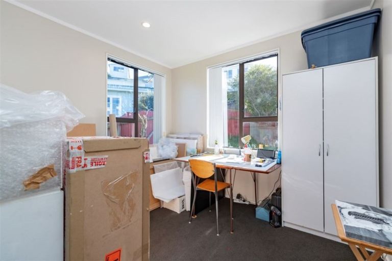 Photo of property in 45 London Road, Korokoro, Lower Hutt, 5012