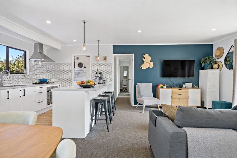 Photo of property in 1/80 Kervil Avenue, Te Atatu Peninsula, Auckland, 0610