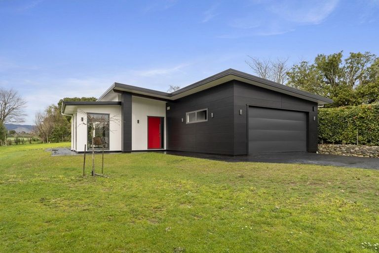 Photo of property in 112 Kawiu Road, Levin, 5510