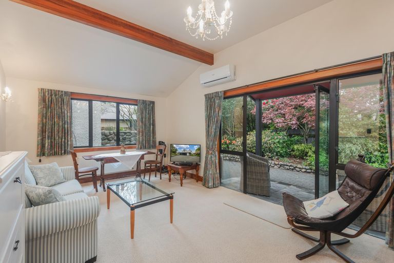 Photo of property in 18 Durham Crescent, Palmerston North, 4414