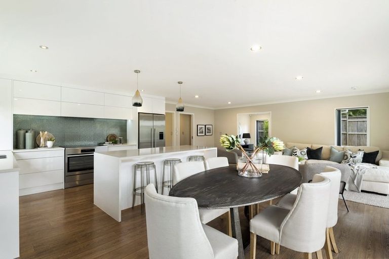 Photo of property in 29d Greenhithe Road, Greenhithe, Auckland, 0632