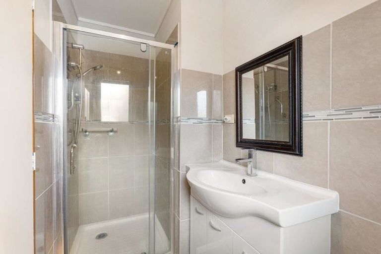 Photo of property in 8a Weiti Road, Orewa, 0931