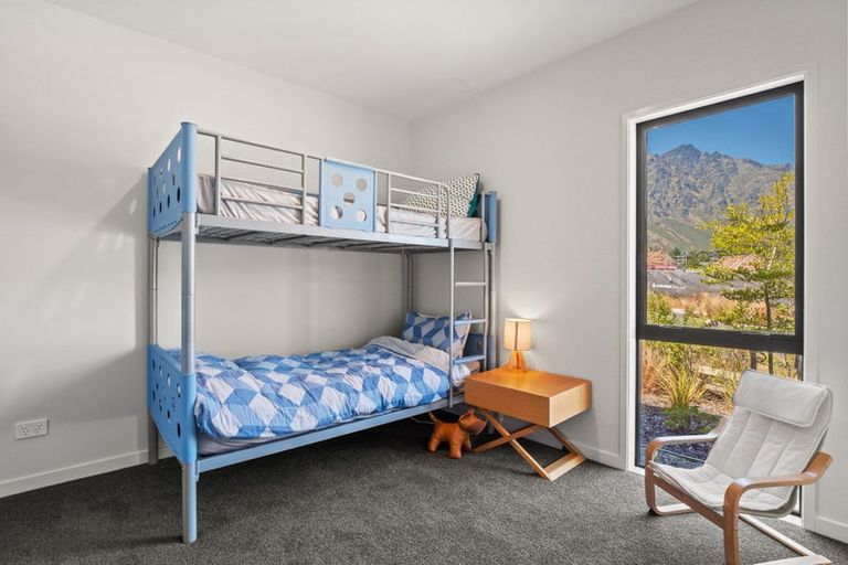 Photo of property in 15 Mulholland Drive, Jacks Point, 9371