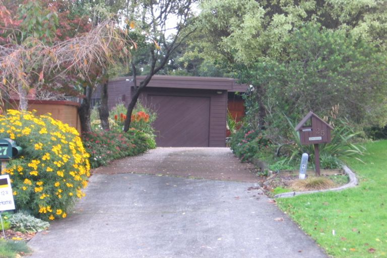 Photo of property in 25 Hakea Place, Totara Heights, Auckland, 2105