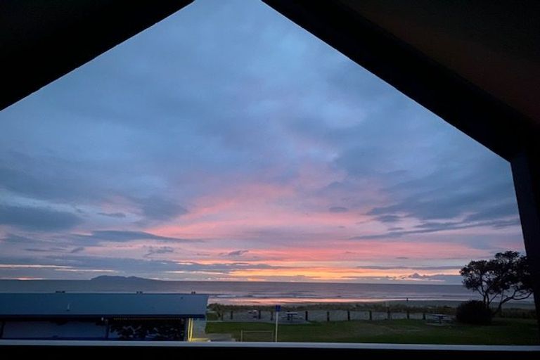 Photo of property in 10b Beach Road, Waihi Beach, 3611