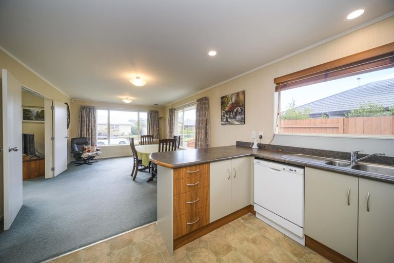 Photo of property in 22 Meridian Grove, Kelvin Grove, Palmerston North, 4414
