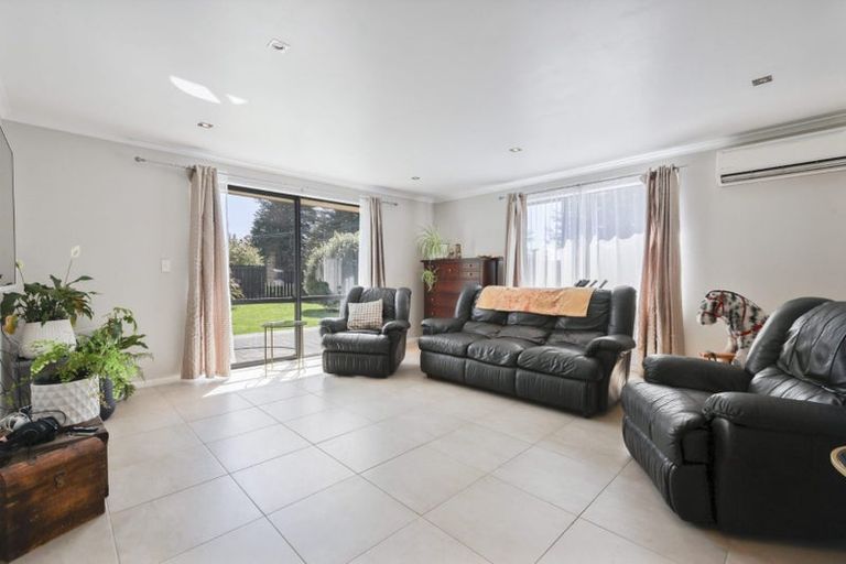 Photo of property in 107 High Street, Oxford, 7430