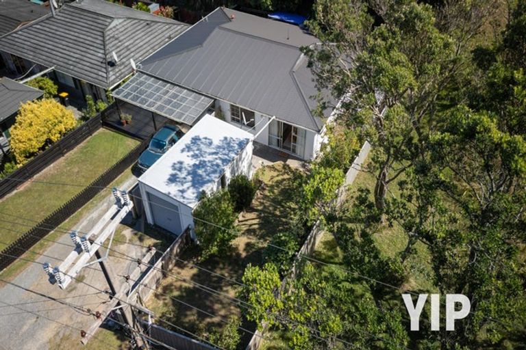 Photo of property in 2/38 Salford Street, Newlands, Wellington, 6037