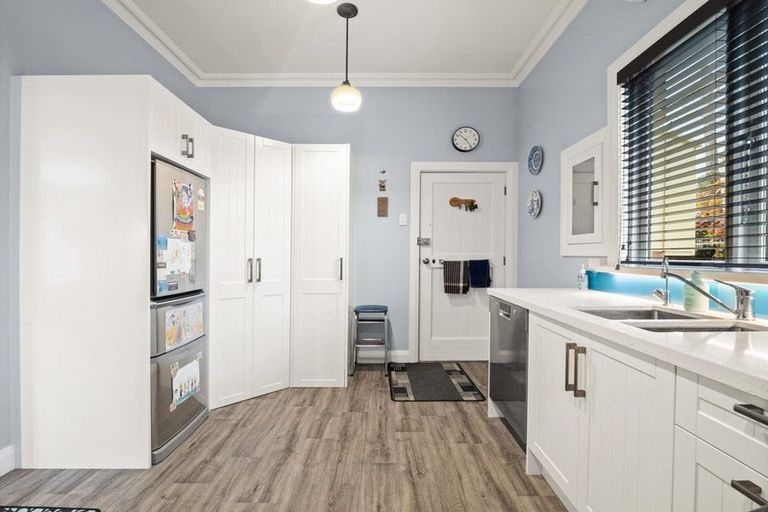 Photo of property in 241 Bay View Road, Saint Clair, Dunedin, 9012