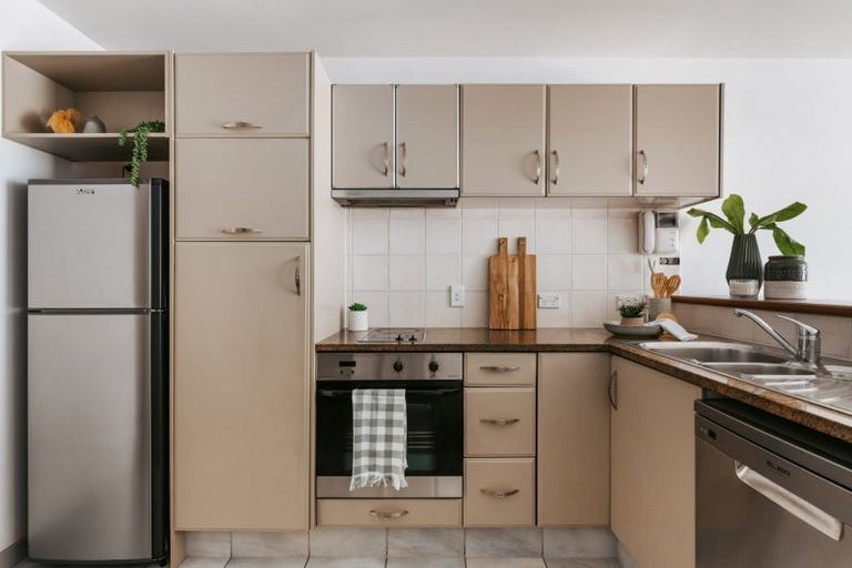 Photo of property in Anchorage Apartments, 114/36 Victoria Road, Mount Maunganui, 3116