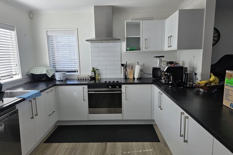 Photo of property in 115 Banks Street, Marfell, New Plymouth, 4310