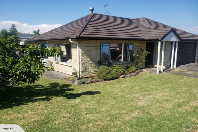 Photo of property in 8a Aotea Road, Glen Eden, Auckland, 0602