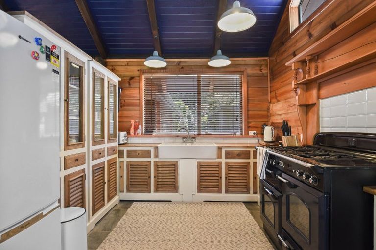 Photo of property in 16 Tombleson Road, Lake Rotoma, Rotorua, 3074