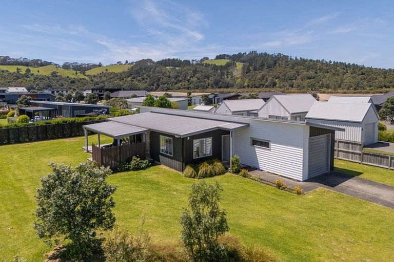 Photo of property in 42 Longreach Drive, Cooks Beach, Whitianga, 3591