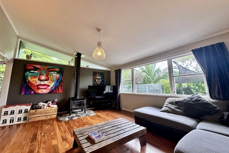 Photo of property in 219 Te Moana Road, Waikanae, 5036