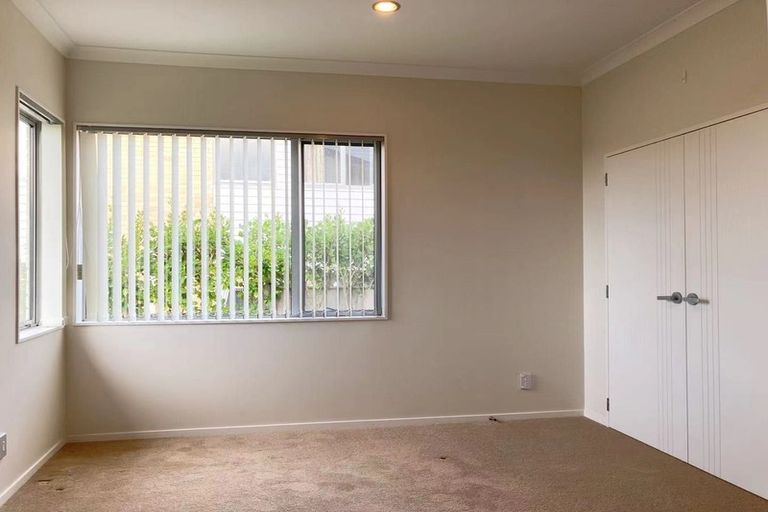 Photo of property in 1 Syrah Crescent, Ranui, Auckland, 0612
