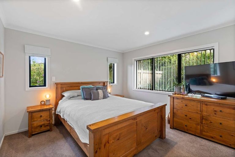 Photo of property in 5 Riverside Drive, Waiuku, 2123