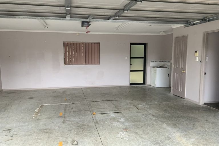 Photo of property in 5a Christina Avenue, Te Atatu South, Auckland, 0602