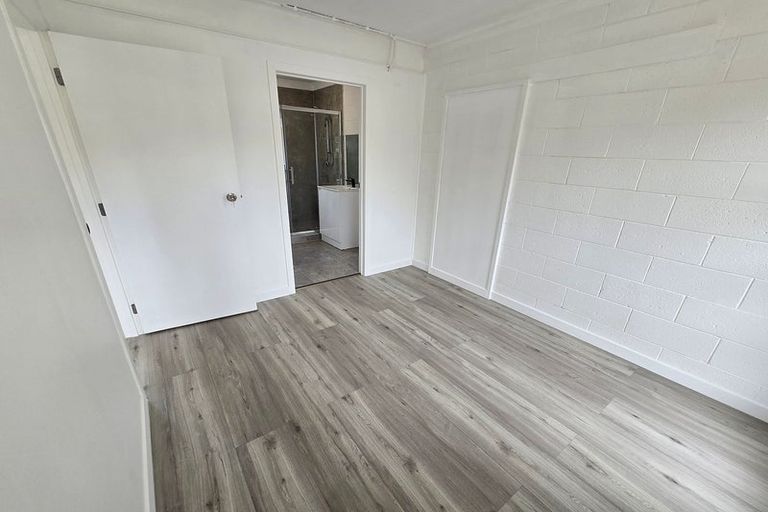 Photo of property in 53 Holland Road, Hillcrest, Auckland, 0627