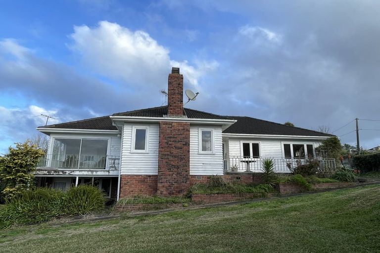 Photo of property in 89 Forrest Hill Road, Milford, Auckland, 0620
