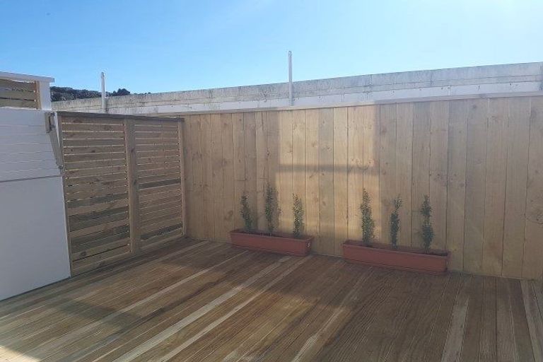 Photo of property in 2/32 Dr Taylor Terrace, Johnsonville, Wellington, 6037