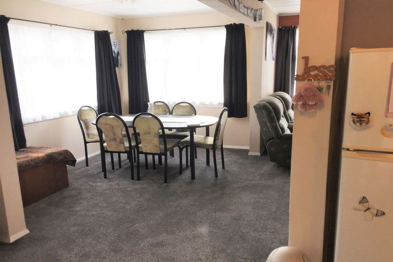 Photo of property in 19 Coronation Street, Waimate, 7924